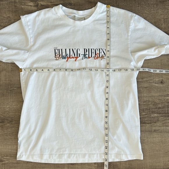 Filling Pieces Bridging The Gap Embroidered Short Sleeve Tee size M - Picture 4 of 9